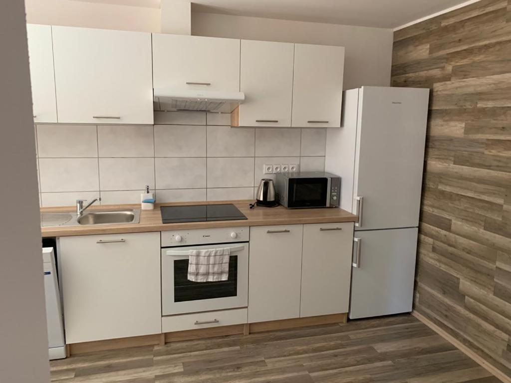 Ubytovani U Koupaliste Velké Meziříčí Exteriör bild